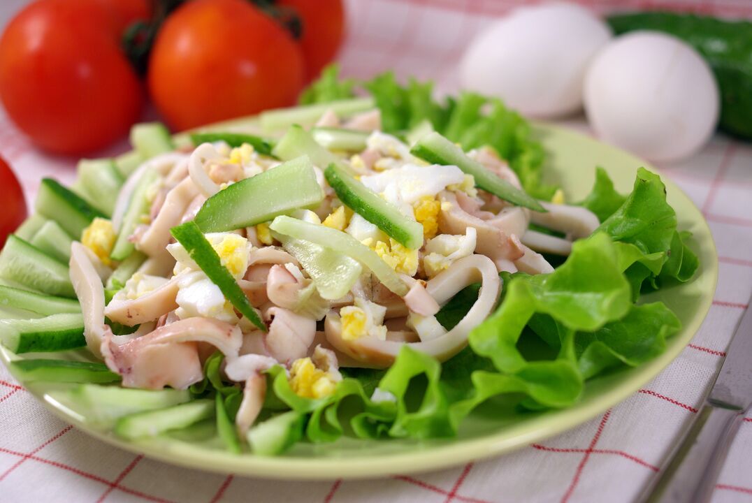 Salată cu calmar