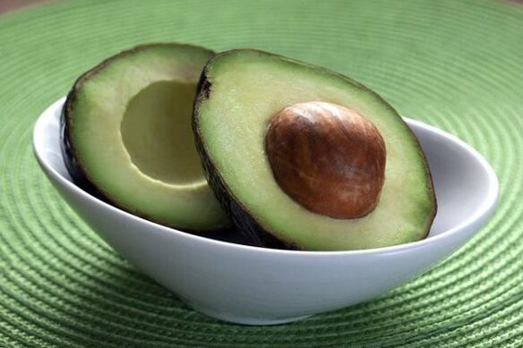 Avocado, care conține acizi grași omega-3, în dieta celor care slăbesc